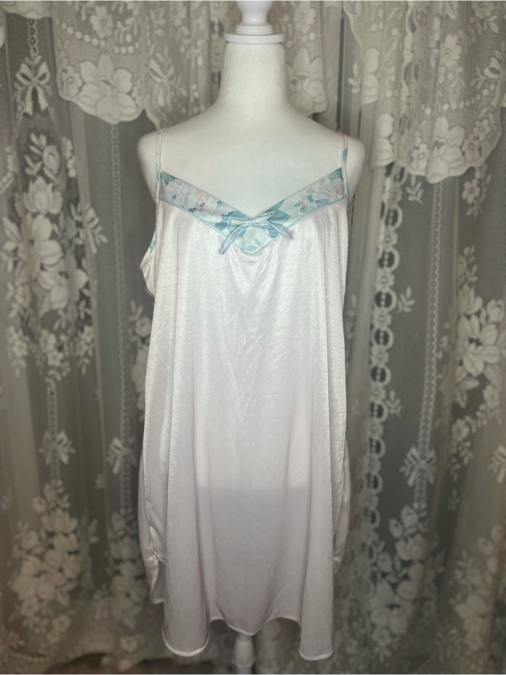 Vintage Avon Deadstock Made in Canada Light Pink Satin Slip Large